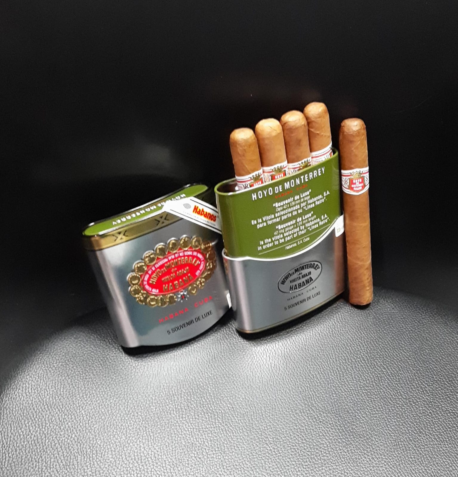 Cigar Shop in Hutatma Chowk