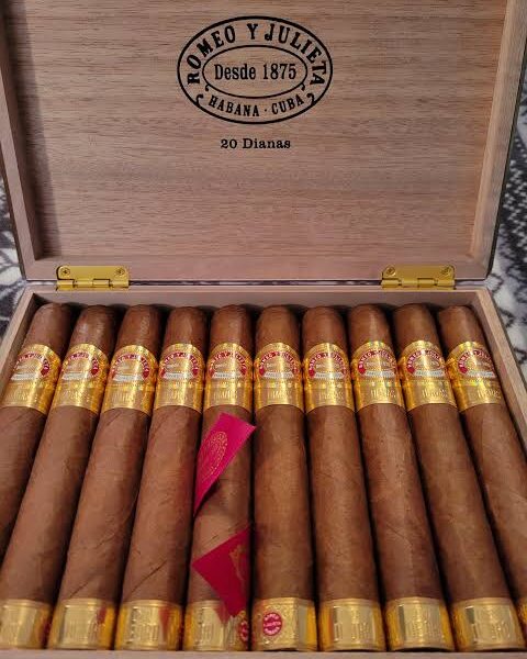 Romeo julieta linea d oro dianas.