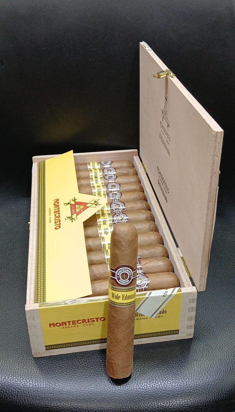 Montecristo Wide Edmundo