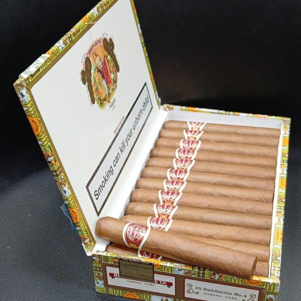 Romeo Julieta Exhibition no.4