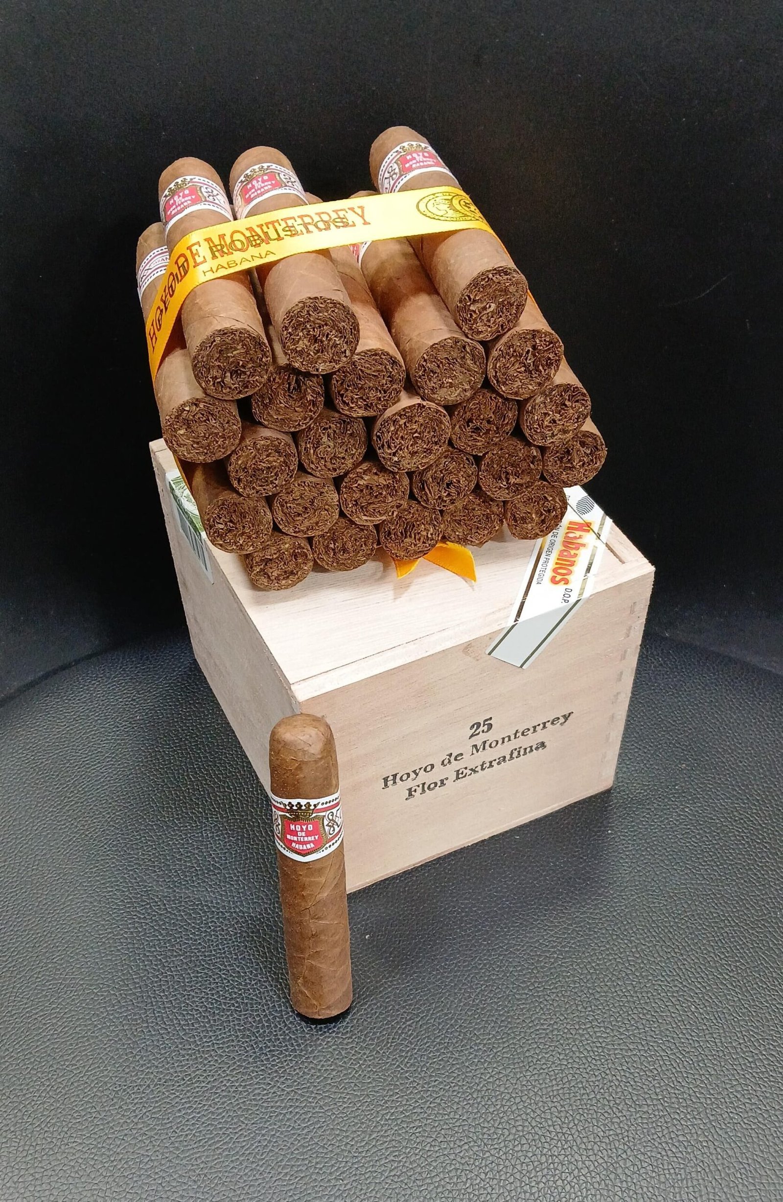 Hoyo de monterrey petit robustos Hoyo de monterrey petit robustos
