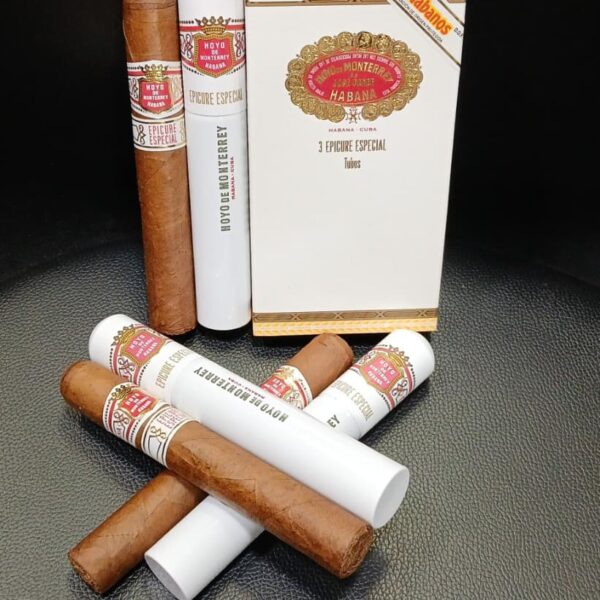 Hoyo Epicure Especial Tubos