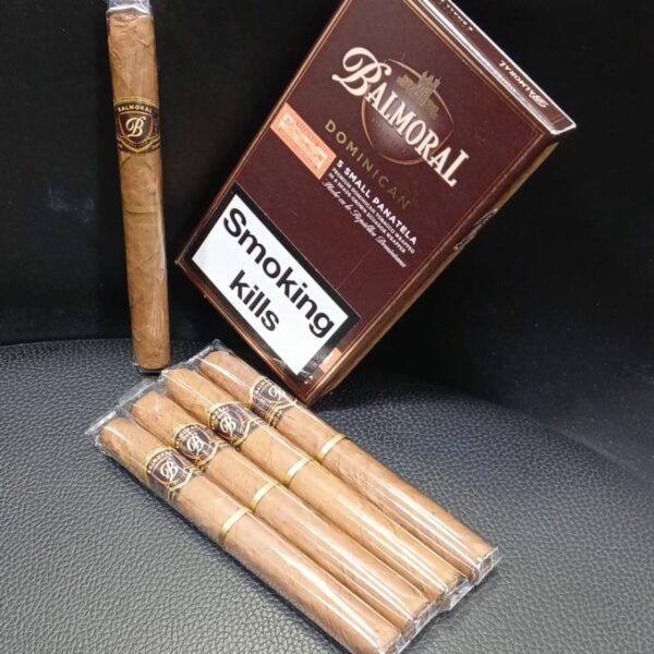 Balmoral Dominican Small Panatela
