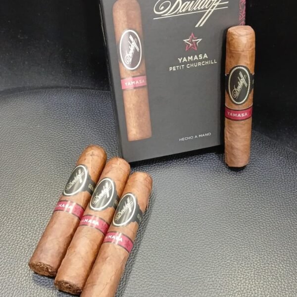 Davidoff Yamasa Petit Churchill
